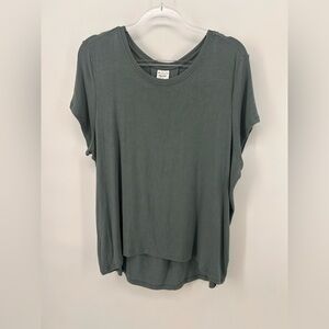 Athleta sage green soft stretchy t shirt size m